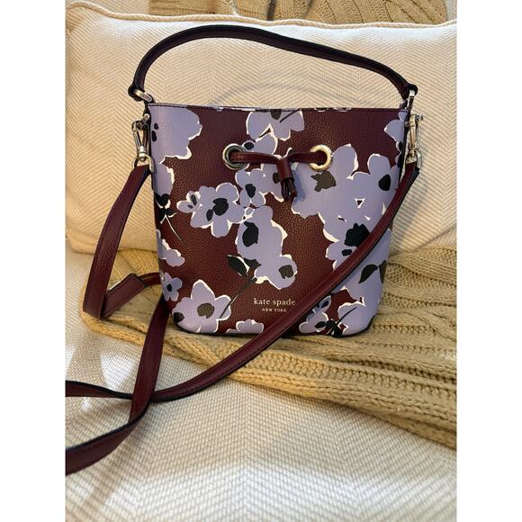 Kate Spade New York Handbags - Kate Spade New York Eva Wildflower Bouquet Small Bucket Bag Leather